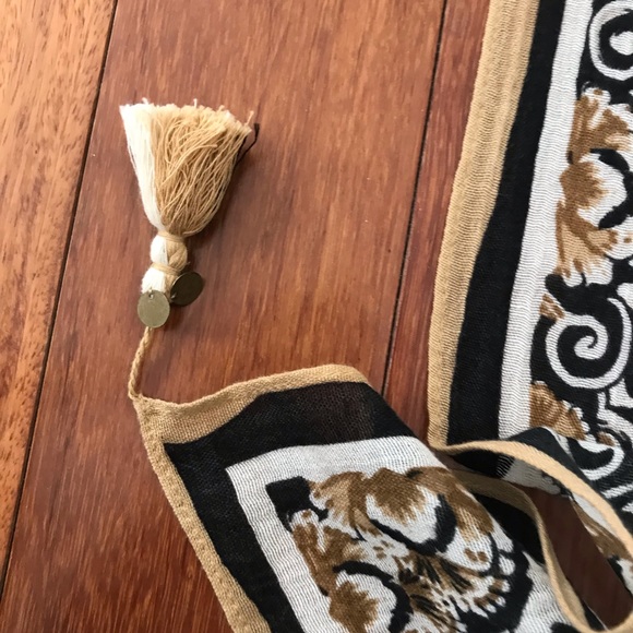 Stunning Square Scarf - Picture 2 of 3